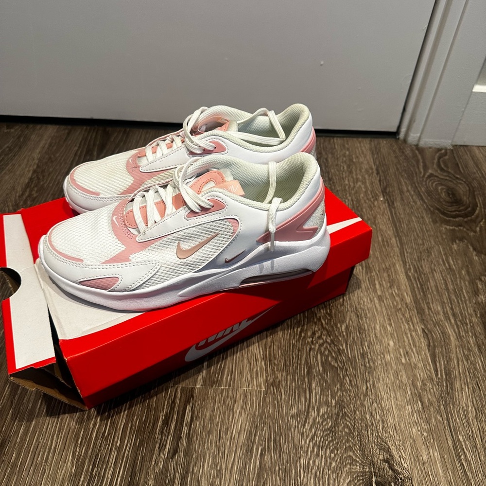 2023 Wmns Air Max Bolt 'White Pink Glaze'
Nike